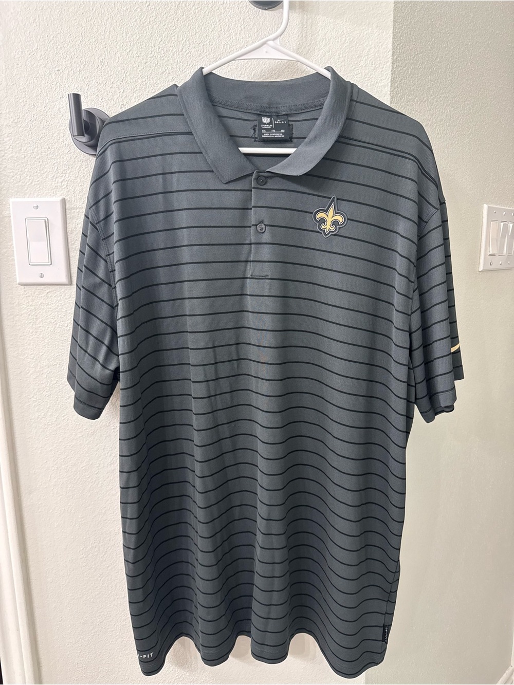 Nike Men's New Orleans Saints Dark Gray Striped Polo with Fleur-de-Lis Logo XXL